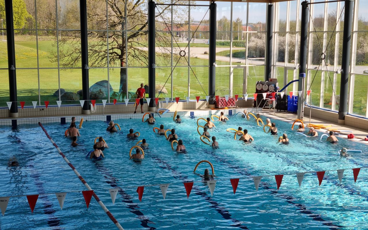 Illustration træning i vand